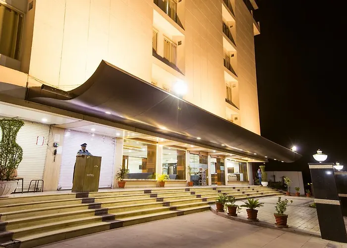 Papaya Tree Hotel Indore