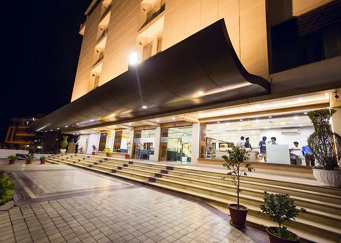 Papaya Tree Hotel Indore